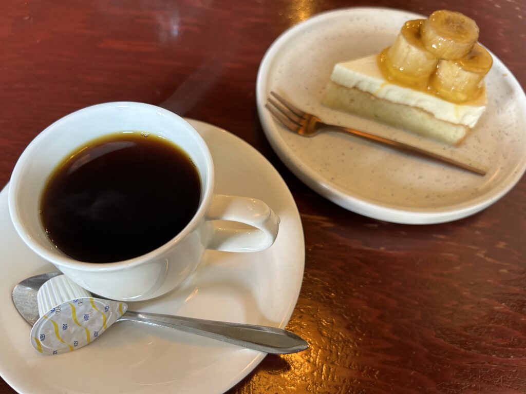 ケーキとコーヒー